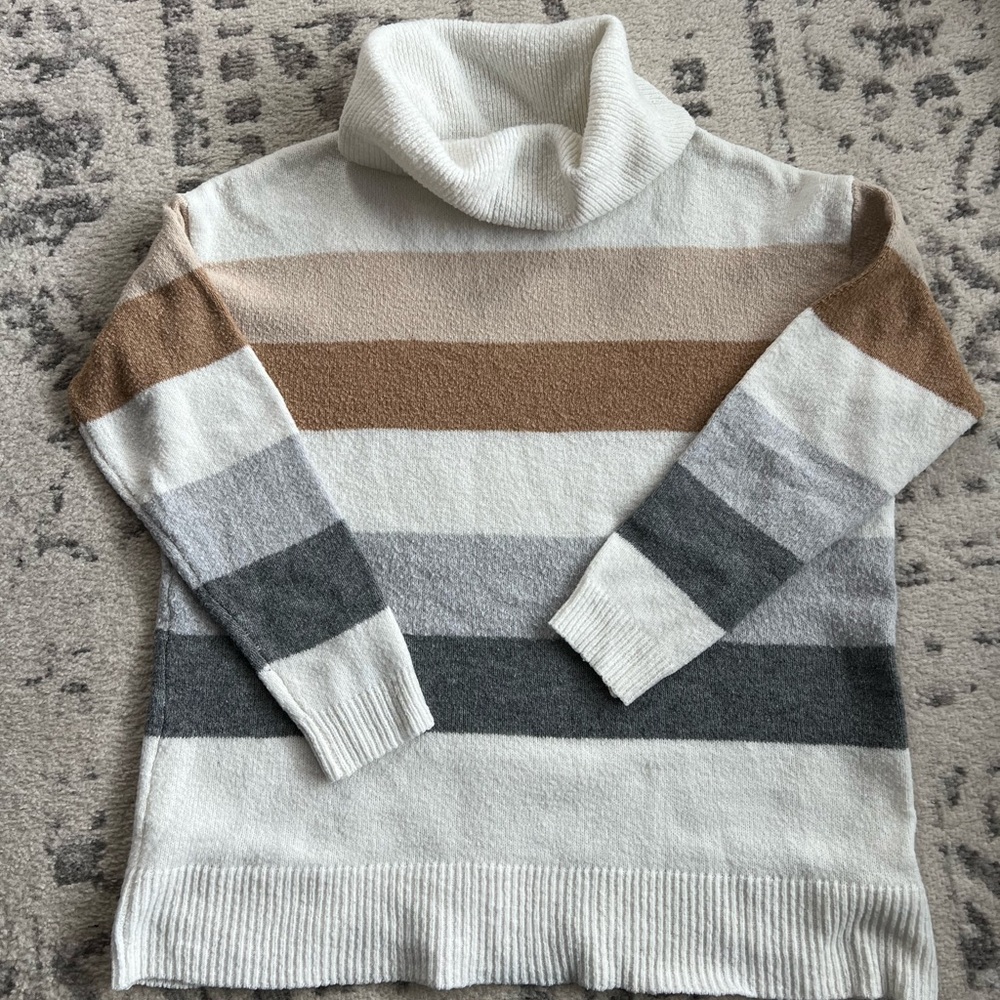Dry Goods women’s mock turtleneck striped sweater size small
